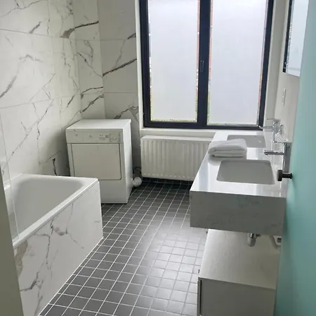Luxury 2-bedroom Apart